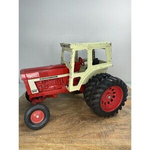 Vintage Ertl International Harvester 1466 Farmall  Turbo Tractor 1/16